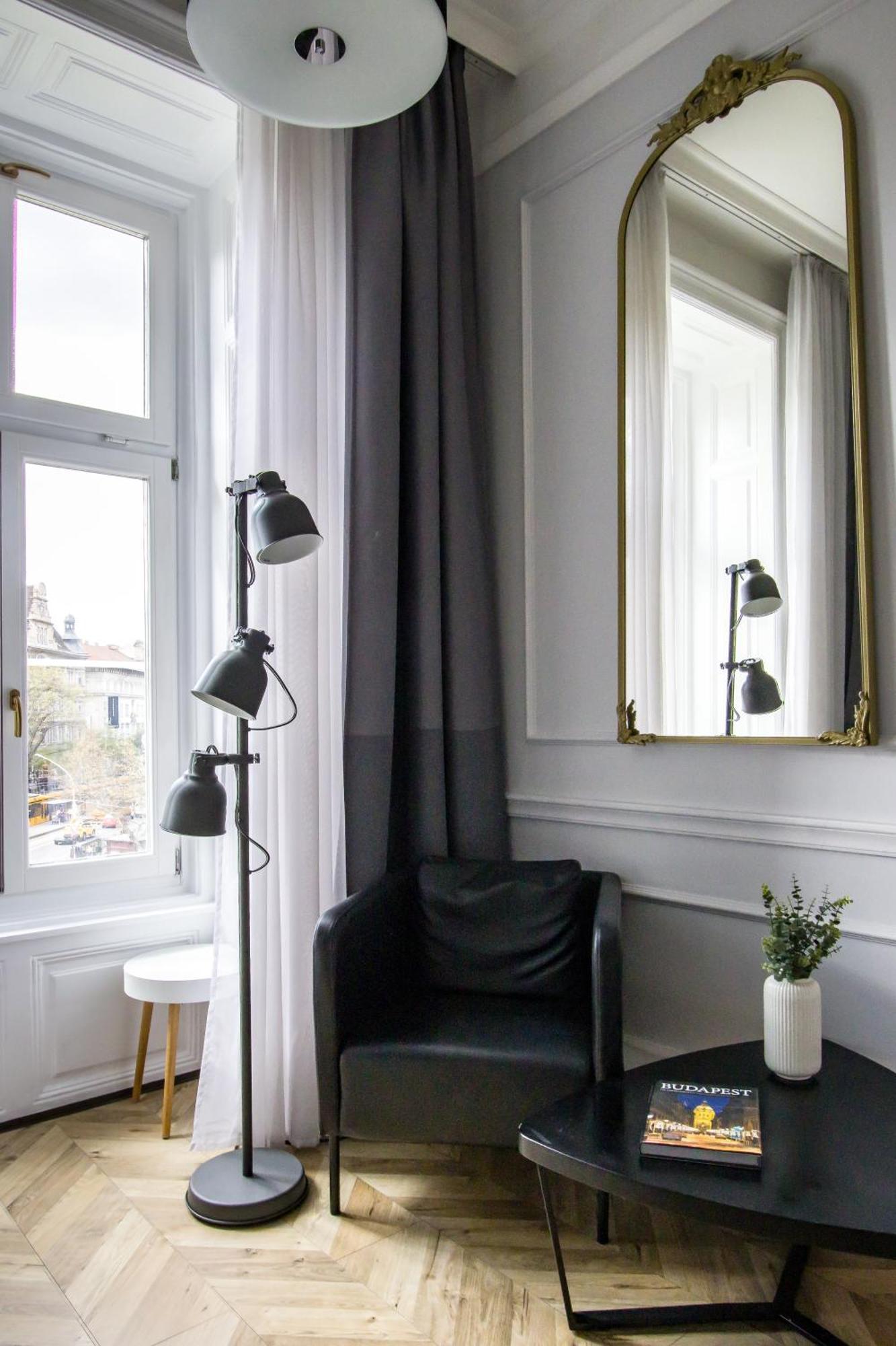 Wilson'S Oktogon Square Suite Apartment Budapest Exterior foto