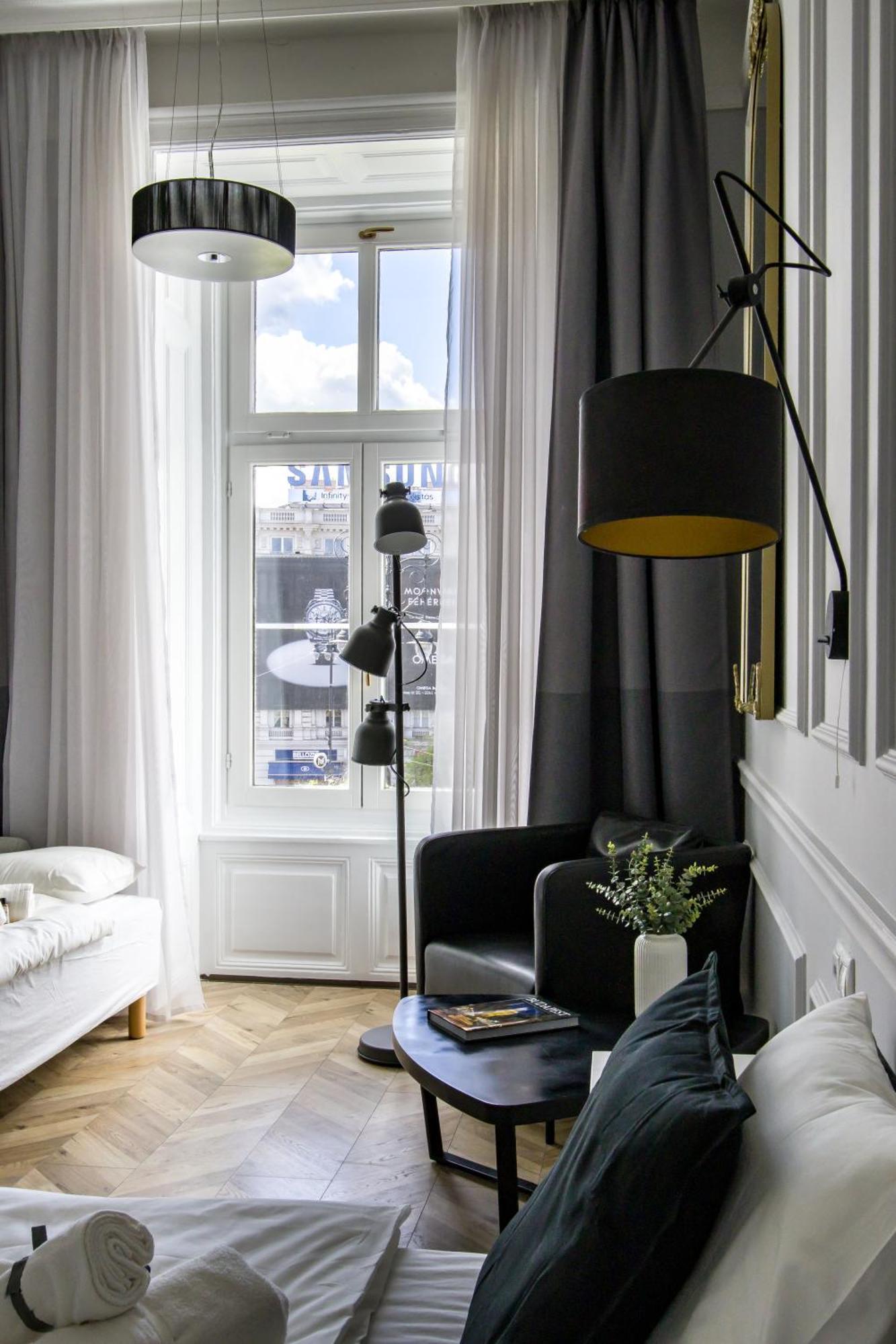 Wilson'S Oktogon Square Suite Apartment Budapest Exterior foto